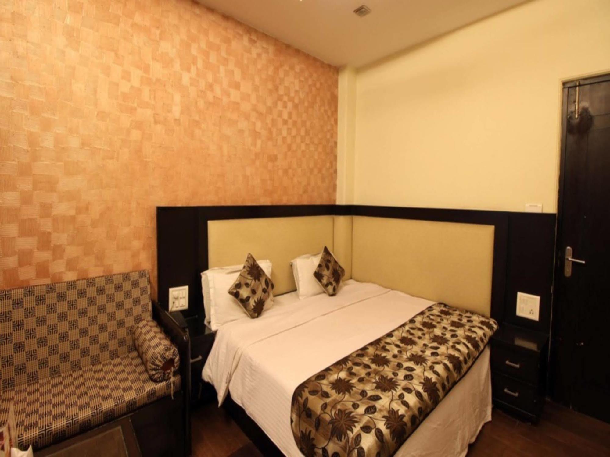 Arihant Inn-Near Blk Hospital New Delhi Luaran gambar