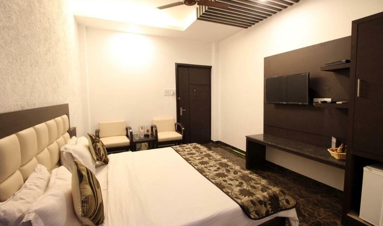 Arihant Inn-Near Blk Hospital New Delhi Luaran gambar